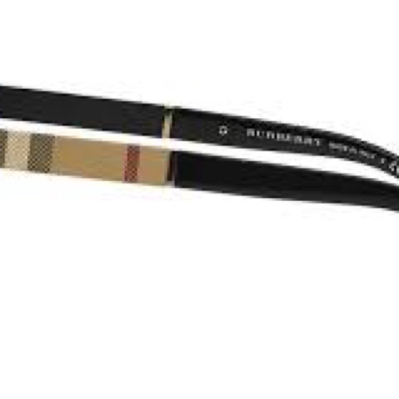 Burberry Sunglasses New with Case - Picture 12 of 16